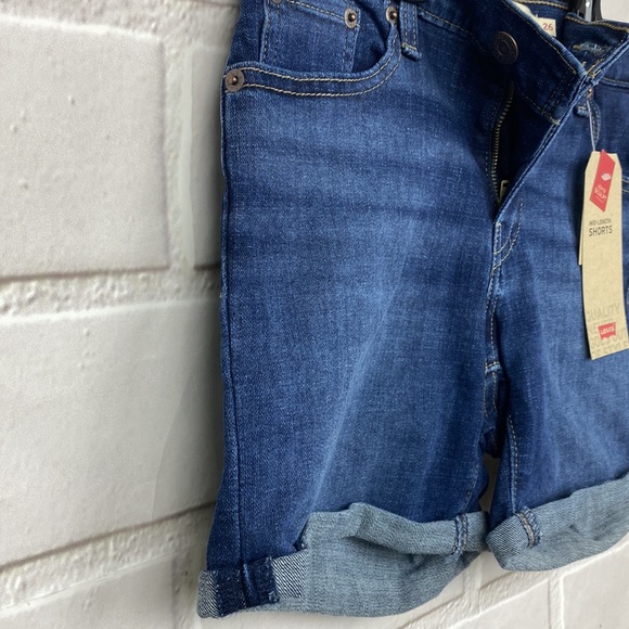 Levi’s mid length shorts mid rise slim through hip size 2 W26 NWT - Picture 10 of 10